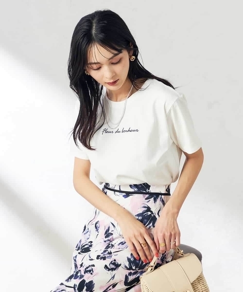 a.v.v(アーヴェヴェ)の「【コットン100%】ハンドレター調ロゴTシャツ(Tシャツ/カットソー・レディース・ホワイト/ブラック/グレー系その他・40/38/36/34/42)」の10枚目の写真