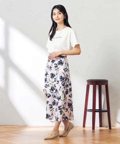 a.v.v(アーヴェヴェ)の「【コットン100%】ハンドレター調ロゴTシャツ(Tシャツ/カットソー・レディース・ホワイト/ブラック/グレー系その他・40/38/36/34/42)」の12枚目の写真