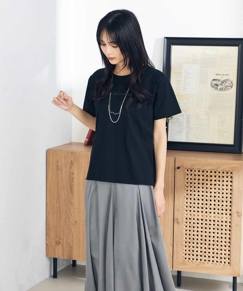 a.v.v(アーヴェヴェ)の「【コットン100%】ハンドレター調ロゴTシャツ(Tシャツ/カットソー・レディース・ホワイト/ブラック/グレー系その他・40/38/36/34/42)」の16枚目の写真