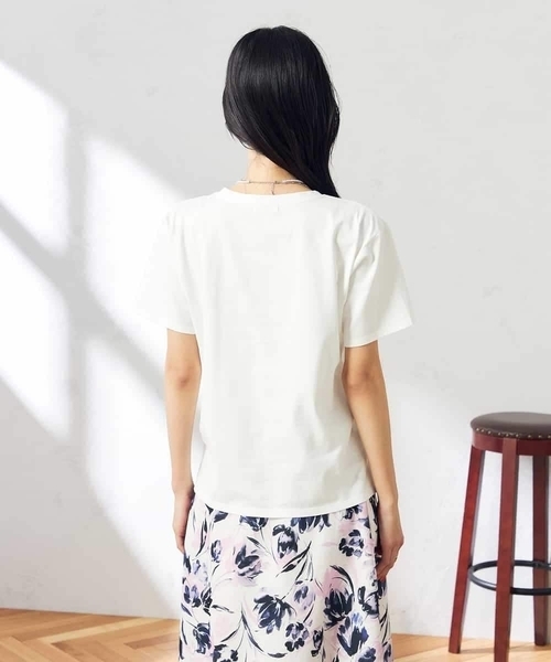 a.v.v(アーヴェヴェ)の「【コットン100%】ハンドレター調ロゴTシャツ(Tシャツ/カットソー・レディース・ホワイト/ブラック/グレー系その他・40/38/36/34/42)」の22枚目の写真