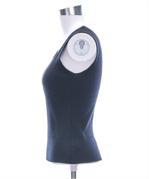 CLEAR BASIC（クリアベーシック）の「前後2wayタンクリブニットトップス[着回し力抜群 夏 肌見せ]≪SS新作≫（ニット/セーター・レディース・ブラック/オフホワイト・F）」の4枚目の写真