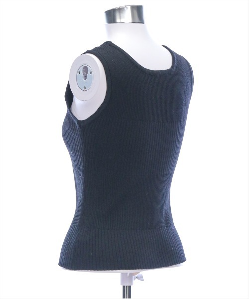 CLEAR BASIC（クリアベーシック）の「前後2wayタンクリブニットトップス[着回し力抜群 夏 肌見せ]≪SS新作≫（ニット/セーター・レディース・ブラック/オフホワイト・F）」の5枚目の写真