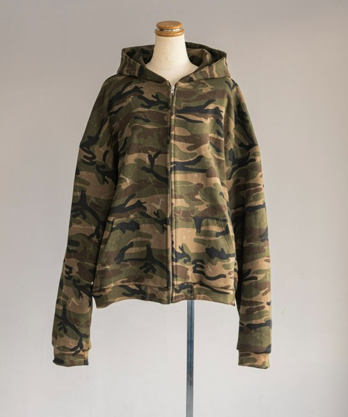 FIG&VIPER（フィグアンドバイパー）の「CAMOスウェットフーディ（パーカー・レディース・カーキ・FREE）」の2枚目の写真