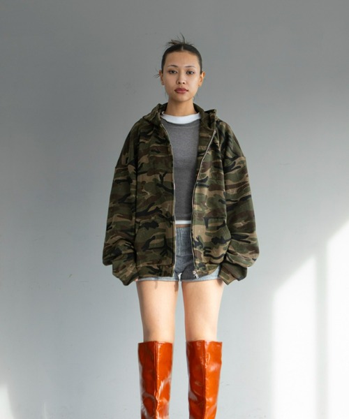 FIG&VIPER（フィグアンドバイパー）の「CAMOスウェットフーディ（パーカー・レディース・カーキ・FREE）」の3枚目の写真