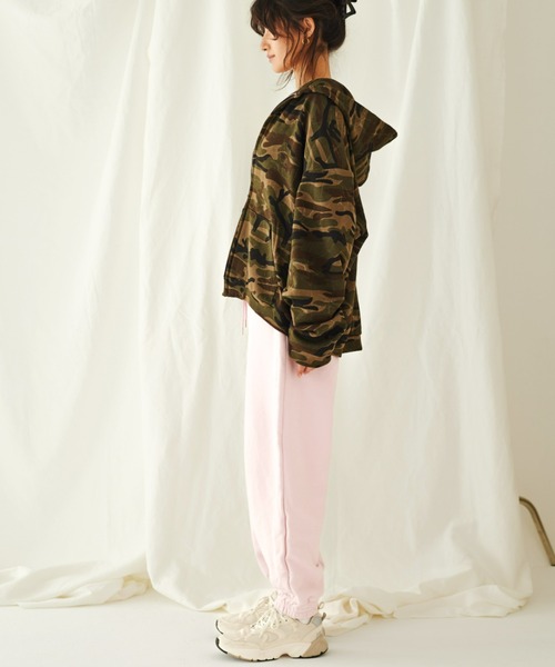 FIG&VIPER（フィグアンドバイパー）の「CAMOスウェットフーディ（パーカー・レディース・カーキ・FREE）」の15枚目の写真