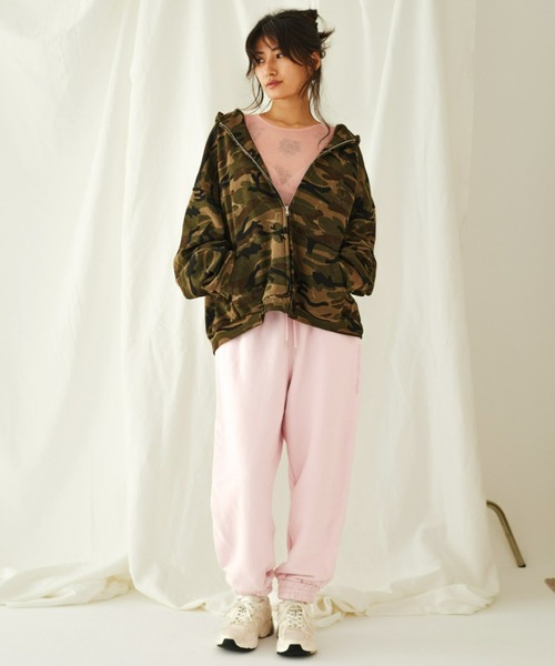 FIG&VIPER（フィグアンドバイパー）の「CAMOスウェットフーディ（パーカー・レディース・カーキ・FREE）」の17枚目の写真