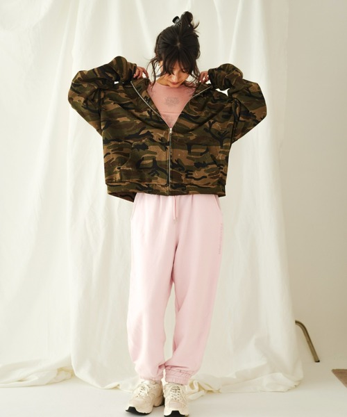 FIG&VIPER（フィグアンドバイパー）の「CAMOスウェットフーディ（パーカー・レディース・カーキ・FREE）」の18枚目の写真