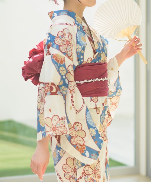 CELEN（セレン）の「【1人で着られる浴衣4点セット】浴衣・兵児帯・腰紐2本《夏恋浴衣》（浴衣・レディース・パープル系/ピンク系1/アイボリー系/ホワイト系/グレー系1/ピンク系2/グレー系2/パープル系2・FREE）」の4枚目の写真