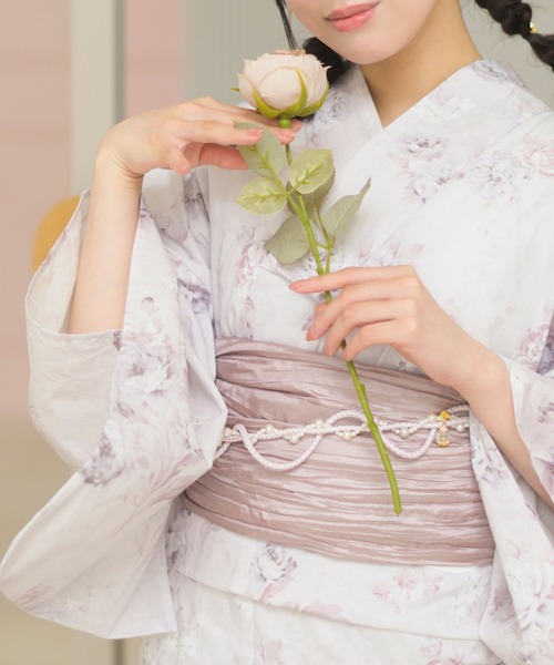 CELEN（セレン）の「【1人で着られる浴衣4点セット】浴衣・兵児帯・腰紐2本《夏恋浴衣》（浴衣・レディース・パープル系/ピンク系1/アイボリー系/ホワイト系/グレー系1/ピンク系2/グレー系2/パープル系2・FREE）」の8枚目の写真