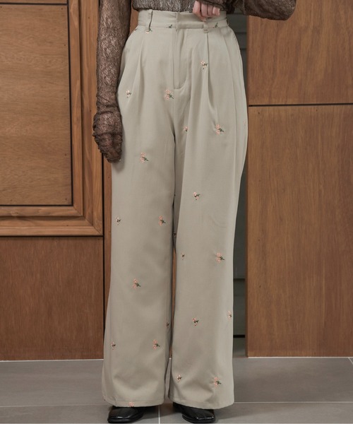 lawgy（ラウジー）の「embroidery flower pants / エンブロイダリー