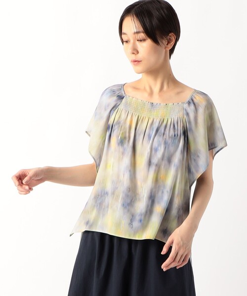 K.T KIYOKO TAKASE(キヨコタカセ)の「【セットアップ対応】強撚割繊アートプリント タックブラウス(シャツ/ブラウス・レディース・ライトグレー・9号/7号)」の3枚目の写真