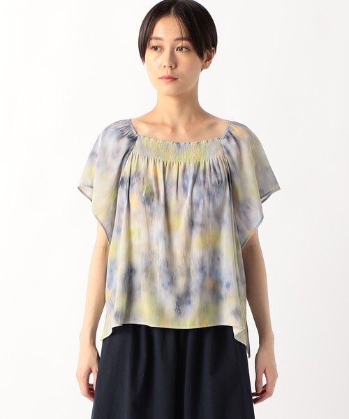 K.T KIYOKO TAKASE(キヨコタカセ)の「【セットアップ対応】強撚割繊アートプリント タックブラウス(シャツ/ブラウス・レディース・ライトグレー・9号/7号)」の4枚目の写真