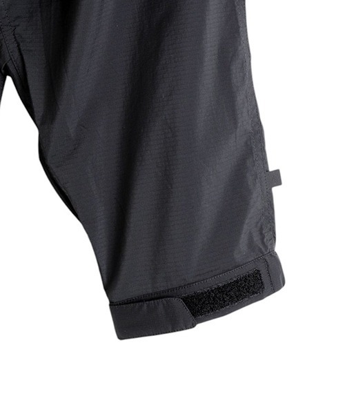 DAIWA PIER39（ダイワピア39）の「DAIWA PIER39 / ダイワ ピアサーティナイン：TECH TRAVEL ANORAK：BJ-61025[PIE]（ナイロンジャケット・メンズ・ブラック・M/L/S）」の5枚目の写真