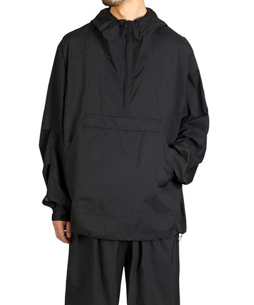 DAIWA PIER39（ダイワピア39）の「DAIWA PIER39 / ダイワ ピアサーティナイン：TECH TRAVEL ANORAK：BJ-61025[PIE]（ナイロンジャケット・メンズ・ブラック・M/L/S）」の9枚目の写真