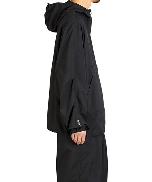 DAIWA PIER39（ダイワピア39）の「DAIWA PIER39 / ダイワ ピアサーティナイン：TECH TRAVEL ANORAK：BJ-61025[PIE]（ナイロンジャケット・メンズ・ブラック・M/L/S）」の10枚目の写真