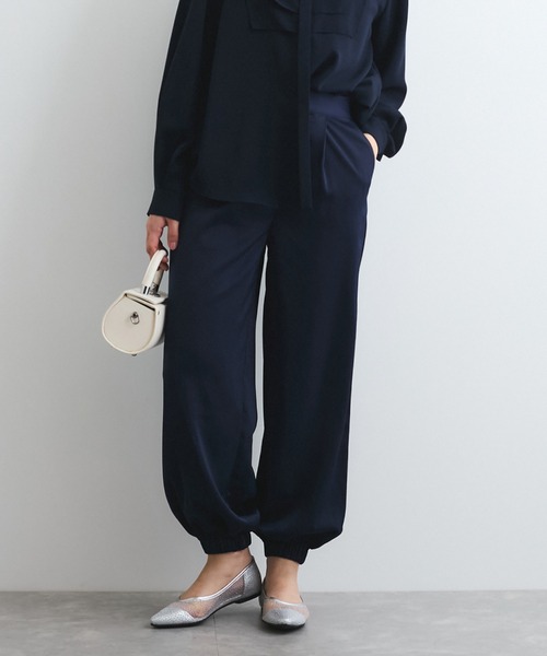 QUEENS COURT（クイーンズコート）の「サテンイージージョガーパンツ≪洗濯機で洗える≫（その他パンツ・レディース・ピンク/グリーン/ネイビー・M）」の2枚目の写真