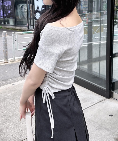 INGNI(イング)の「ラインストーンロゴサイドギャザーオフショルリブトップス(Tシャツ/カットソー・レディース・ブラック/オフホワイト/グレー/ブラウン系6/グレー系9・M)」の20枚目の写真