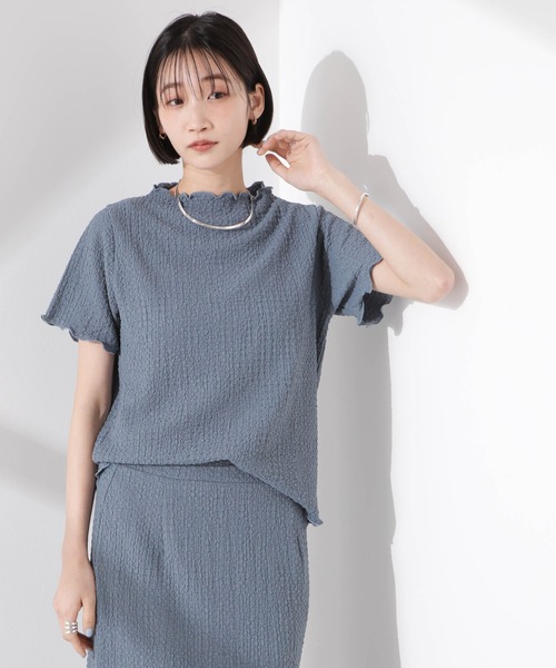 NANO universe（ナノユニバース）の「シャーリングジャガード半袖ナロートップス (セットアップ可)（Tシャツ/カットソー・レディース・ブラック/ベージュ/ブルー・FREE）」の3枚目の写真