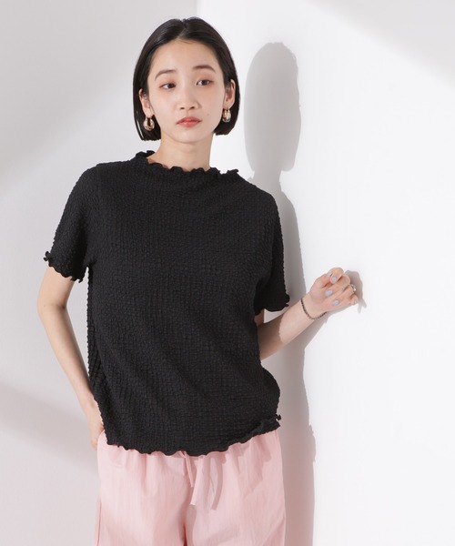 NANO universe（ナノユニバース）の「シャーリングジャガード半袖ナロートップス (セットアップ可)（Tシャツ/カットソー・レディース・ブラック/ベージュ/ブルー・FREE）」の4枚目の写真