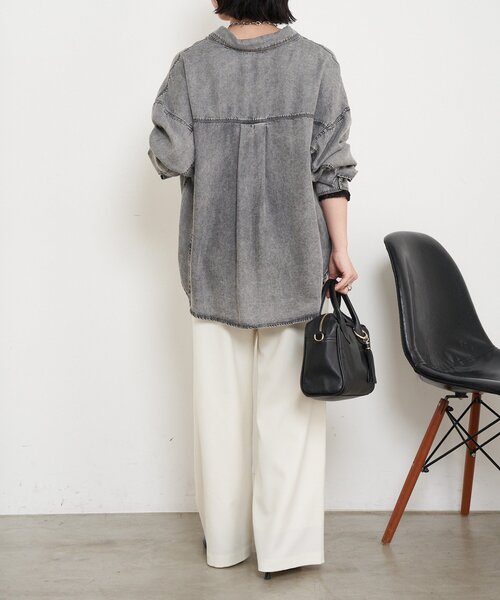 Jena espace merveilleux（ジェナ　エスパスメルヴェイユ）の「【待望のサイズ展開！シリーズ累計販売枚数1万枚突破！】テンセルデニムシャツ（シャツ/ブラウス・レディース・サックスブルー/グレー/ブルー・FREE/1）」の12枚目の写真