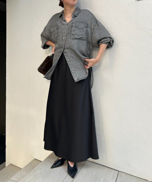 Jena espace merveilleux（ジェナ　エスパスメルヴェイユ）の「【待望のサイズ展開！シリーズ累計販売枚数1万枚突破！】テンセルデニムシャツ（シャツ/ブラウス・レディース・サックスブルー/グレー/ブルー・FREE/1）」の19枚目の写真