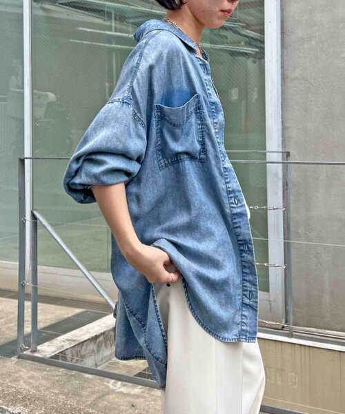 Jena espace merveilleux（ジェナ　エスパスメルヴェイユ）の「【待望のサイズ展開！シリーズ累計販売枚数1万枚突破！】テンセルデニムシャツ（シャツ/ブラウス・レディース・サックスブルー/グレー/ブルー・FREE/1）」の5枚目の写真