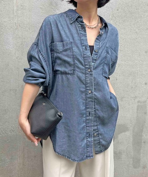 Jena espace merveilleux（ジェナ　エスパスメルヴェイユ）の「【待望のサイズ展開！シリーズ累計販売枚数1万枚突破！】テンセルデニムシャツ（シャツ/ブラウス・レディース・サックスブルー/グレー/ブルー・FREE/1）」の4枚目の写真