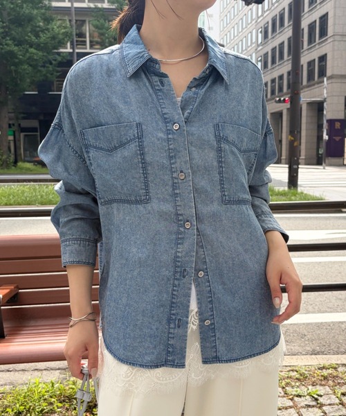 Jena espace merveilleux(ジェナ エスパスメルヴェイユ)の「〈8/15インスタライブご紹介アイテム〉【今から秋も着れる長袖】【サラサラデニム】テンセルデニムシャツ(シャツ/ブラウス・レディース・サックスブルー/グレー/ブルー・FREE/1)」の13枚目の写真