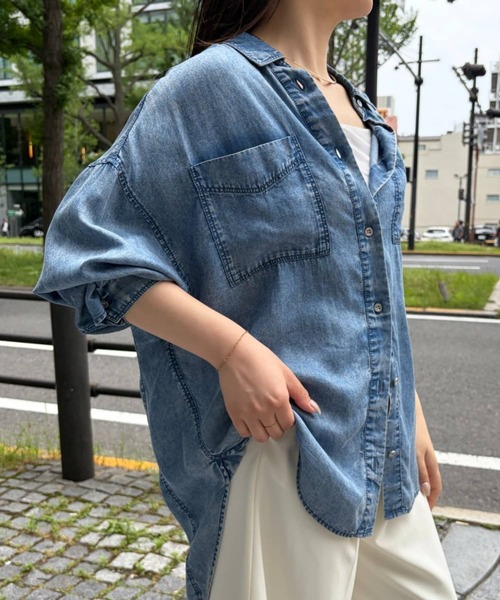 Jena espace merveilleux(ジェナ エスパスメルヴェイユ)の「〈8/15インスタライブご紹介アイテム〉【今から秋も着れる長袖】【サラサラデニム】テンセルデニムシャツ(シャツ/ブラウス・レディース・サックスブルー/グレー/ブルー・FREE/1)」の14枚目の写真