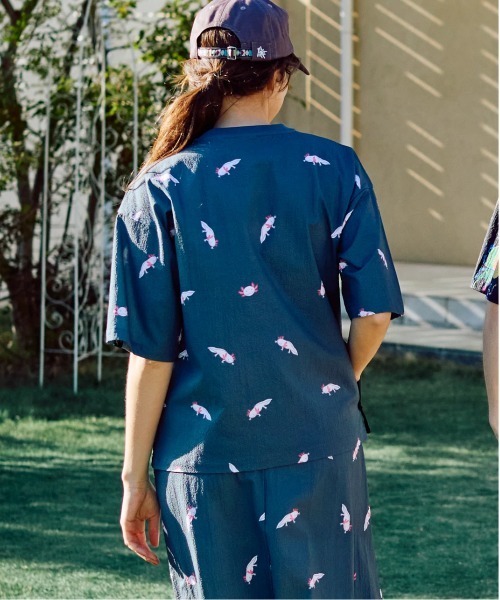 go slow caravan(ゴースローキャラバン)の「ストレッチサッカー 総柄プリント 半袖TEE(Tシャツ/カットソー・メンズ・ブラック/ネイビー/チャコールグレー・SMALL/MEDIUM/LARGE/X-LARGE)」の12枚目の写真