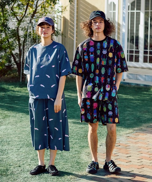 go slow caravan(ゴースローキャラバン)の「ストレッチサッカー 総柄プリント 半袖TEE(Tシャツ/カットソー・メンズ・ブラック/ネイビー/チャコールグレー・SMALL/MEDIUM/LARGE/X-LARGE)」の4枚目の写真