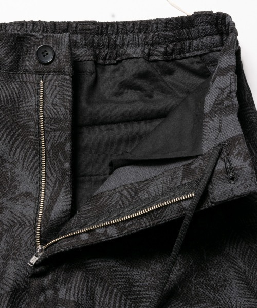 SWINGGGR(スウィンガー)の「SWINGGGR/スウィンガー/BOTANICAL PATTERN SHORTS(その他パンツ・メンズ・オリーブ/ブラック・SMALL/MEDIUM/LARGE/X-LARGE)」の5枚目の写真