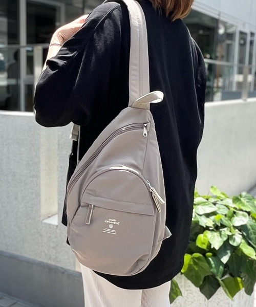 anello（アネロ）の「【anello】アネロ MOIST A5クロスボディバック ユニセックス（ショルダーバッグ・レディース・ベージュ/ネイビー/ブラック/グレー/グレイッシュブルー/オレンジ/ターコイズブルー/アイボリー/オリーブ・FREE）」の4枚目の写真