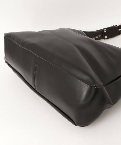 gossip!ロサンゼルス(ゴシップロサンゼルス)の「【Y2Kガーリー】ベーシック大容量ショルダーバッグ(ショルダーバッグ・レディース・オフホワイト/ブラック・FREE)」の14枚目の写真