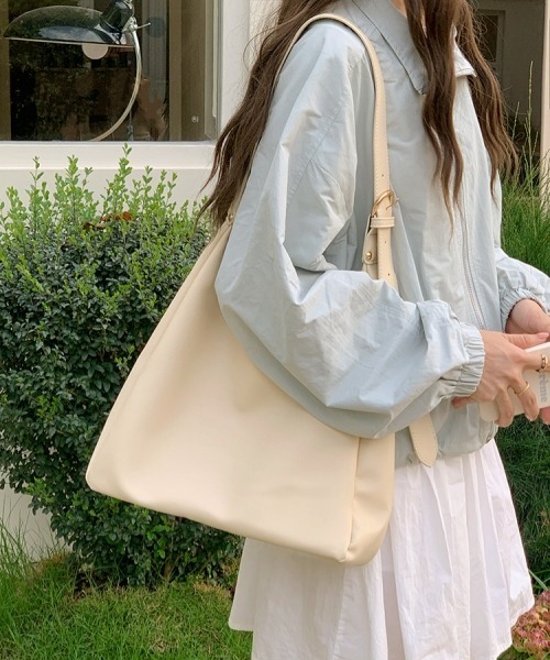 セール】【Y2Kガーリー】ベーシック大容量ショルダーバッグ