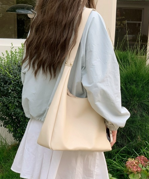 セール】【Y2Kガーリー】ベーシック大容量ショルダーバッグ