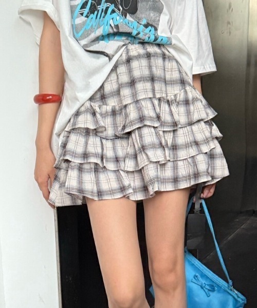 Sibra(シブラ)の「インナーパンツ付きチェック柄ダブルフリルフレアミニスカート(スカート・レディース・ネイビー/ホワイト・M)」の13枚目の写真