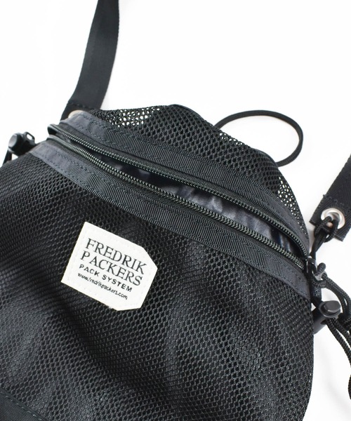 FREDRIK PACKERS(フレドリックパッカーズ)の「【FREDRIK PACKERS】BELL SACK <M> ベル サック Mサイズ ショルダーバッグ(ショルダーバッグ・レディース・ブラック/ダークベージュ・MEDIUM)」の9枚目の写真
