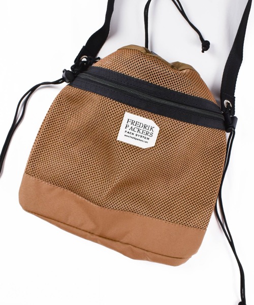 FREDRIK PACKERS(フレドリックパッカーズ)の「【FREDRIK PACKERS】BELL SACK <M> ベル サック Mサイズ ショルダーバッグ(ショルダーバッグ・レディース・ブラック/ダークベージュ・MEDIUM)」の17枚目の写真