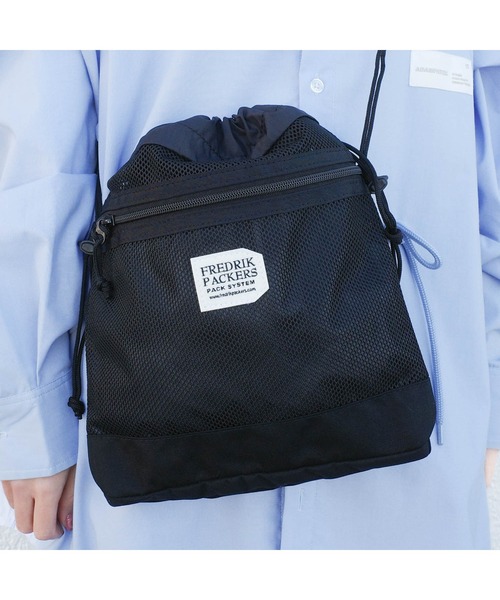 FREDRIK PACKERS(フレドリックパッカーズ)の「【FREDRIK PACKERS】BELL SACK <M> ベル サック Mサイズ ショルダーバッグ(ショルダーバッグ・レディース・ブラック/ダークベージュ・MEDIUM)」の5枚目の写真