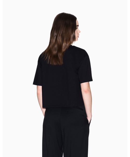 ARMANI EXCHANGE（アルマーニエクスチェンジ）の「【A|X アルマーニ エクスチェンジ】AXロゴ クロップド 半袖クルーネックTシャツ/CROPPED（Tシャツ/カットソー・レディース・ホワイト/ブラック/ベージュ・X-SMALL/X-LARGE/SMALL/MEDIUM/LARGE）」の6枚目の写真