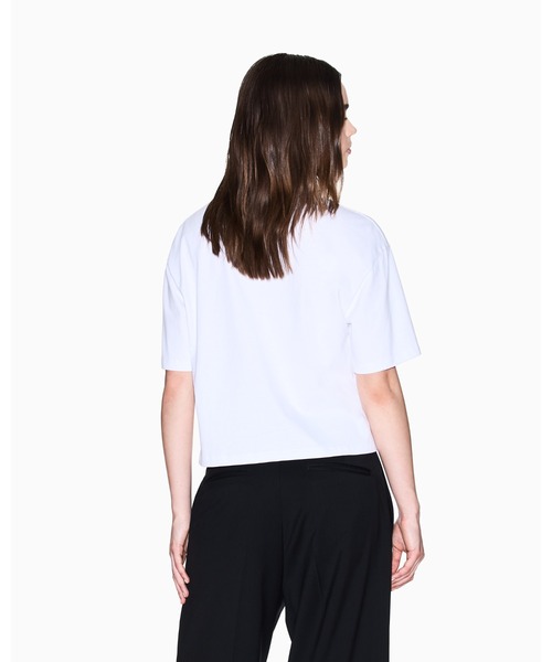 ARMANI EXCHANGE（アルマーニエクスチェンジ）の「【A|X アルマーニ エクスチェンジ】AXロゴ クロップド 半袖クルーネックTシャツ/CROPPED（Tシャツ/カットソー・レディース・ホワイト/ブラック/ベージュ・X-SMALL/X-LARGE/SMALL/MEDIUM/LARGE）」の15枚目の写真