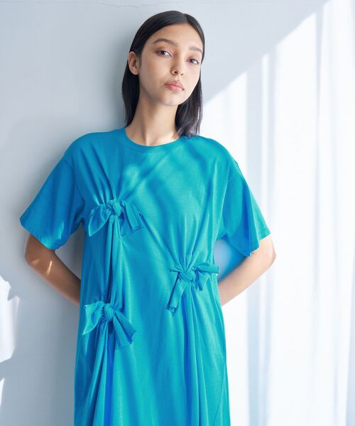 LANVIN en Bleu(ランバンオンブルー)の「ノットリボンカットソーワンピース(ワンピース・レディース・ブルー/オフホワイト/ブラック・38)」の8枚目の写真