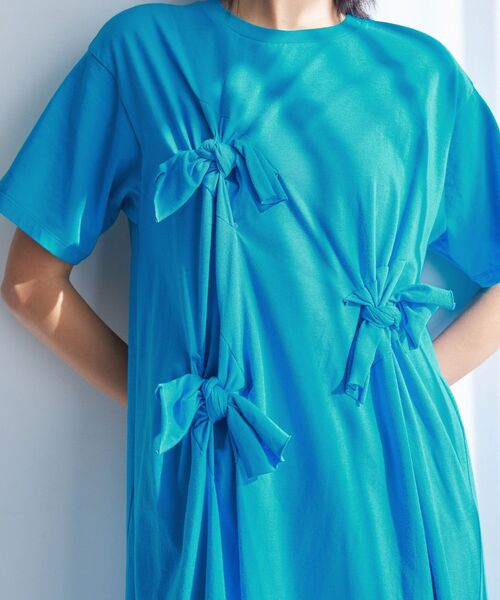 LANVIN en Bleu(ランバンオンブルー)の「ノットリボンカットソーワンピース(ワンピース・レディース・ブルー/オフホワイト/ブラック・38)」の10枚目の写真