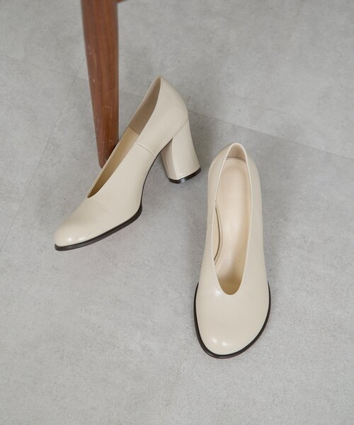 GALLARDAGALANTE（ガリャルダガランテ）の「【2.718】オブリークパンプス（ブーツ・レディース・オフホワイト/ブラック・36/37/38/39）」の2枚目の写真