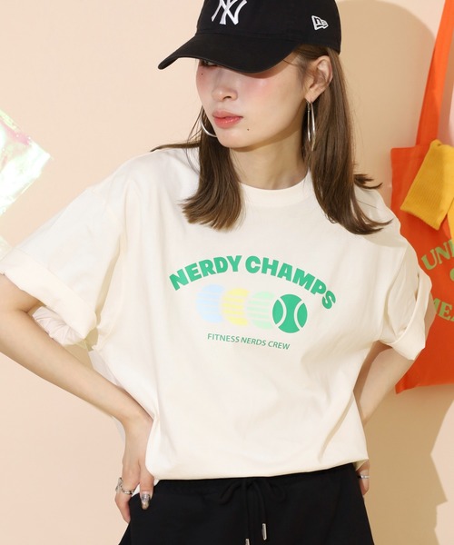 NERDY(ノルディ)の「チャンプ S/S Tシャツ(Tシャツ/カットソー・レディース・ホワイト/ピンク/クリーム・S/L/M)」の1枚目の写真