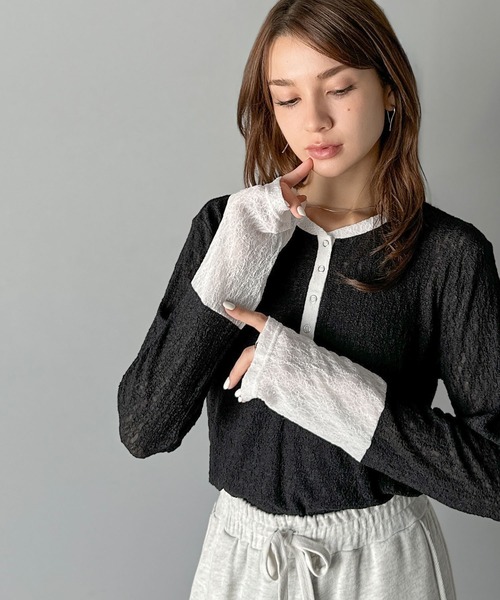 mily bilet(ミウィビレット)の「【mily bilet】シンプルさの中にフェミニンさをプラスしたデザイン。袖配色レースヘンリーカットソー(長袖)(Tシャツ/カットソー・レディース・チャコールグレー/モカ/ブラック/アイボリー・LARGE/MEDIUM/SMALL/X-LARGE)」の21枚目の写真
