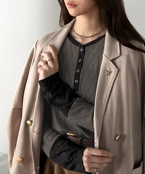 mily bilet(ミウィビレット)の「【mily bilet】シンプルさの中にフェミニンさをプラスしたデザイン。袖配色レースヘンリーカットソー(長袖)(Tシャツ/カットソー・レディース・チャコールグレー/モカ/ブラック/アイボリー・LARGE/MEDIUM/SMALL/X-LARGE)」の12枚目の写真