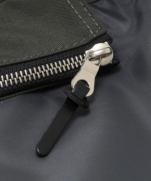 STANDARD SUPPLY(スタンダードサプライ)の「【SHIPS別注】STANDARD SUPPLY: フラップ メッセンジャー バッグ(メッセンジャーバッグ・メンズ・ブラック/ダークグレー・ONE SIZE)」の11枚目の写真