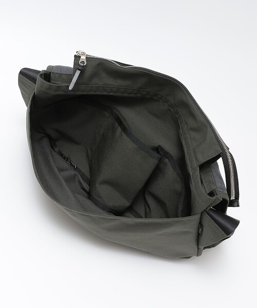 STANDARD SUPPLY(スタンダードサプライ)の「【SHIPS別注】STANDARD SUPPLY: フラップ メッセンジャー バッグ(メッセンジャーバッグ・メンズ・ブラック/ダークグレー・ONE SIZE)」の12枚目の写真